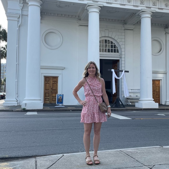 Meet your Posher, Amanda - Picture 2 of 5